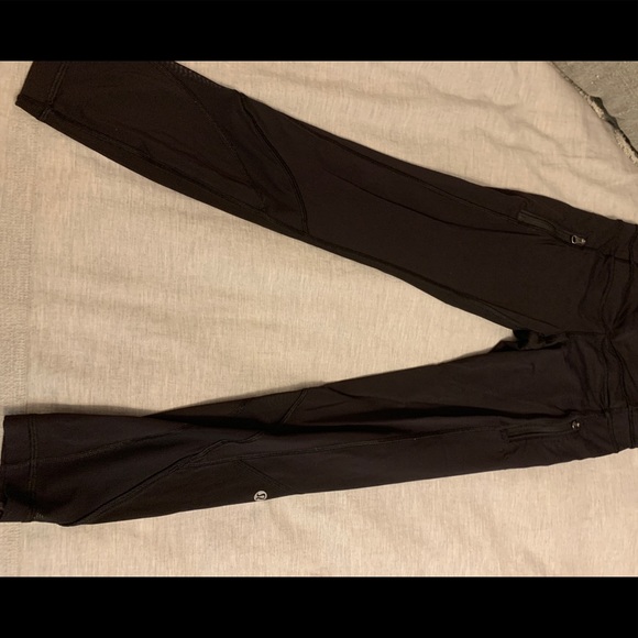 Lululemon inspire ii 7/8 pants with mesh. Sz 4 - Picture 12 of 13